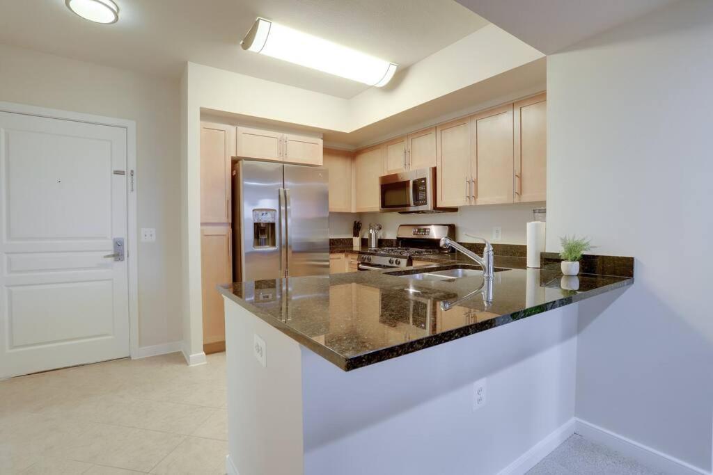 Bright And Cozy Apartment Near Pentagon City アーリントン エクステリア 写真