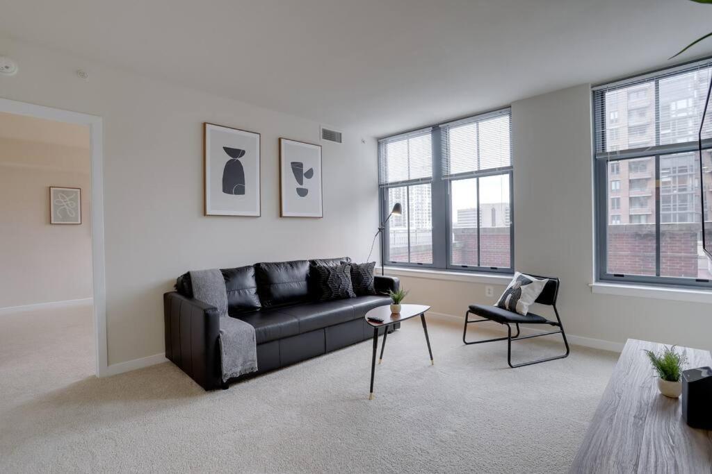 Bright And Cozy Apartment Near Pentagon City アーリントン エクステリア 写真