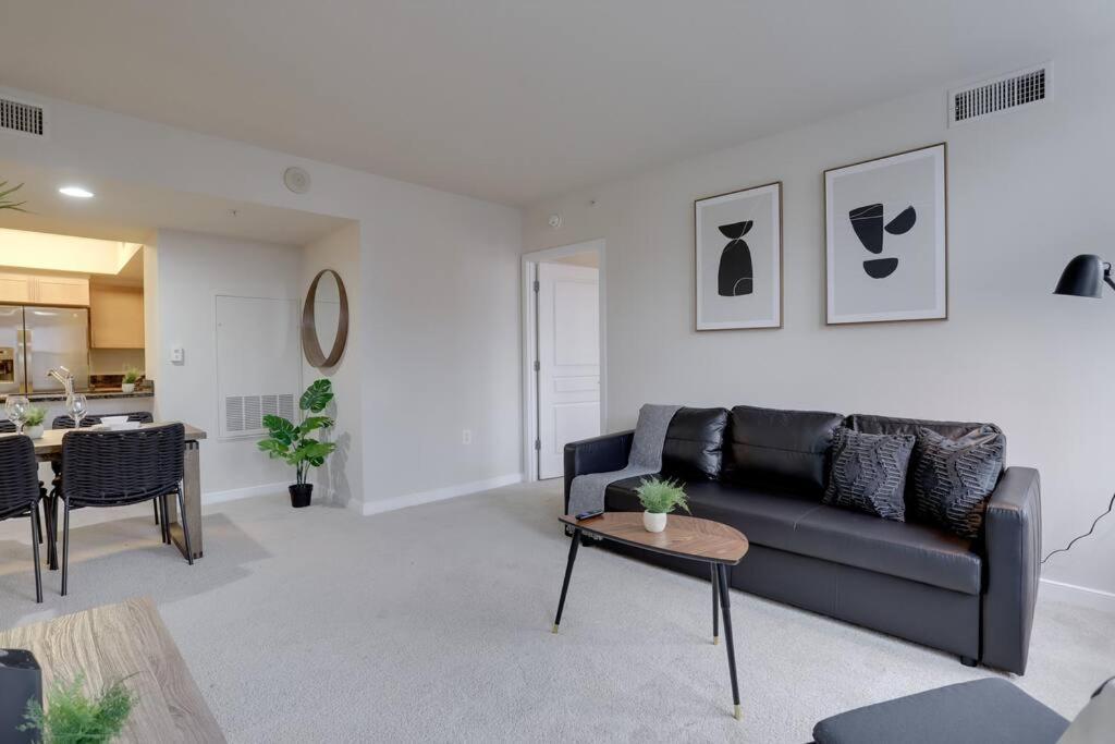 Bright And Cozy Apartment Near Pentagon City アーリントン エクステリア 写真
