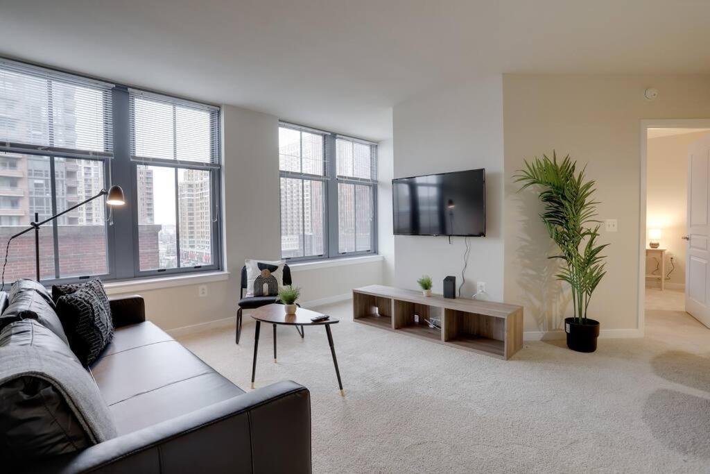 Bright And Cozy Apartment Near Pentagon City アーリントン エクステリア 写真